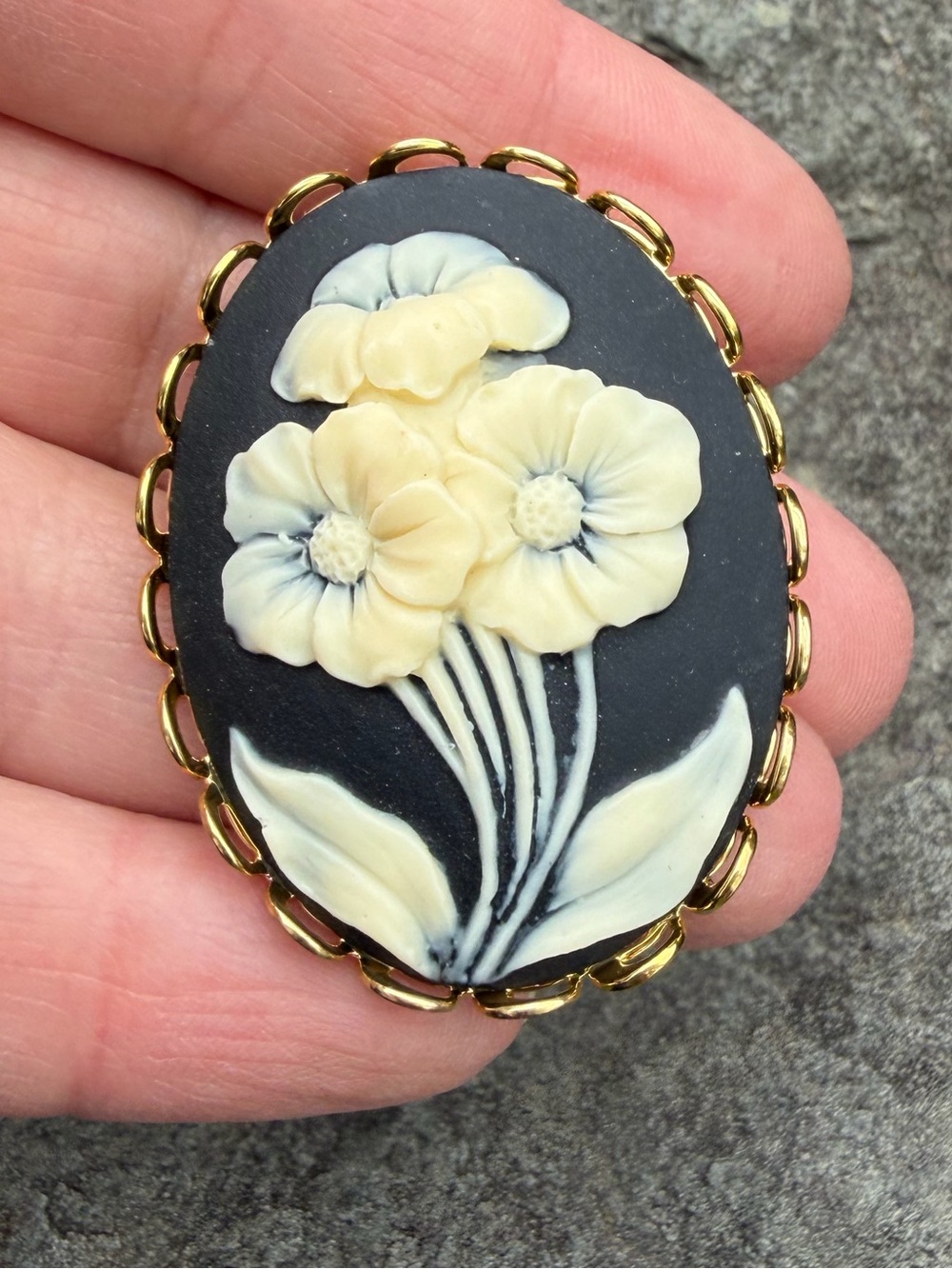 Vintage Floral Cameo Black Gold Brooch Pendent - Picture 4 of 7